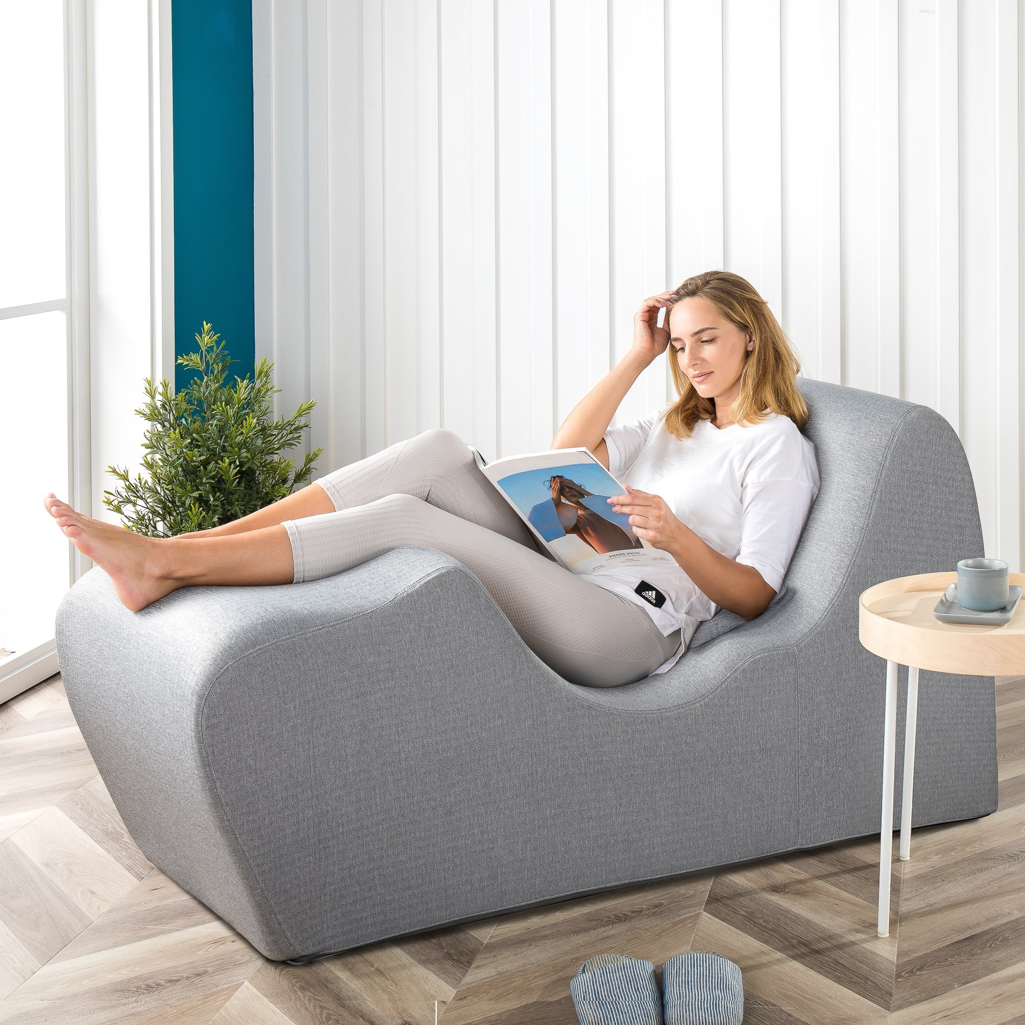 Lotus Zero Gravity Chaise Lounger